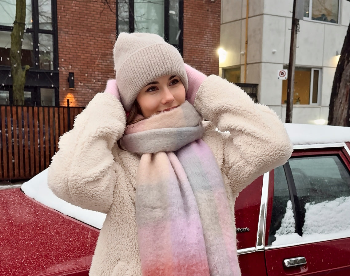 Women's Hats & Scarves