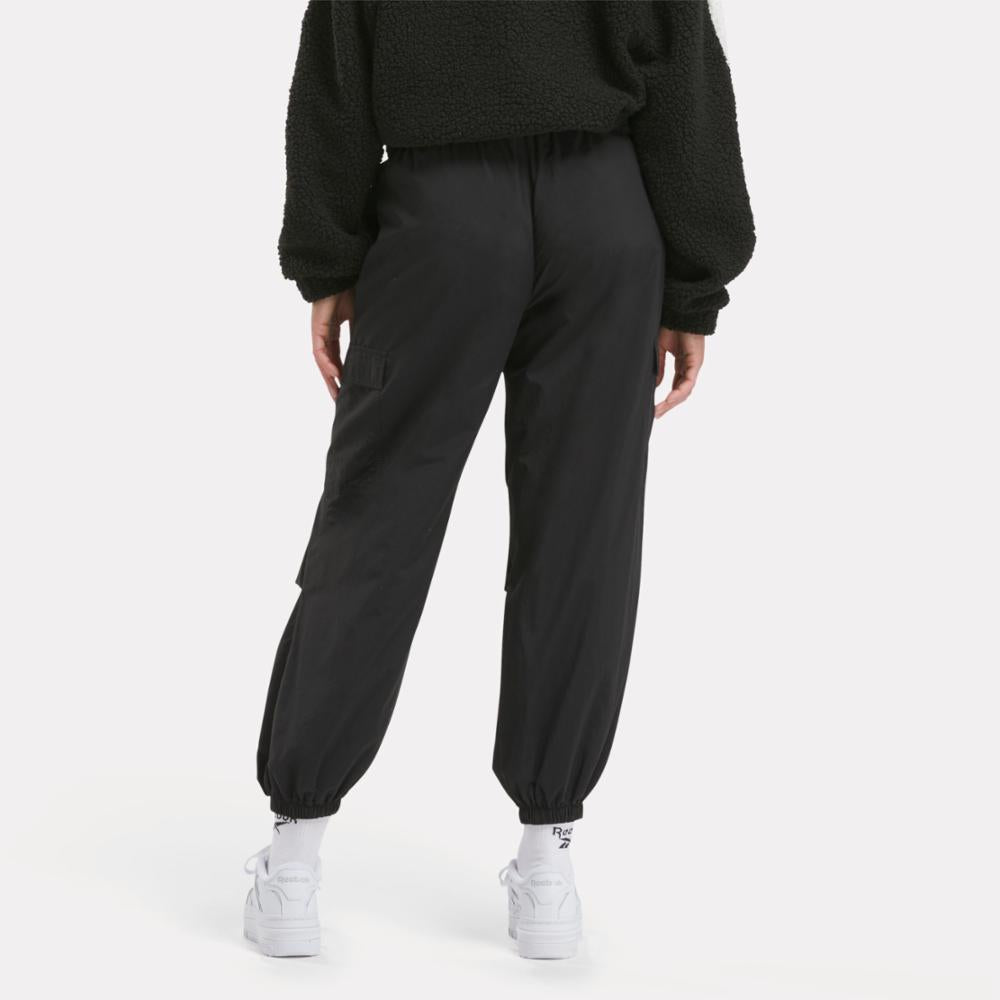 Reebok Apparel  Women's Wde Cargo Pant Reebok Classics App Women Black Reg