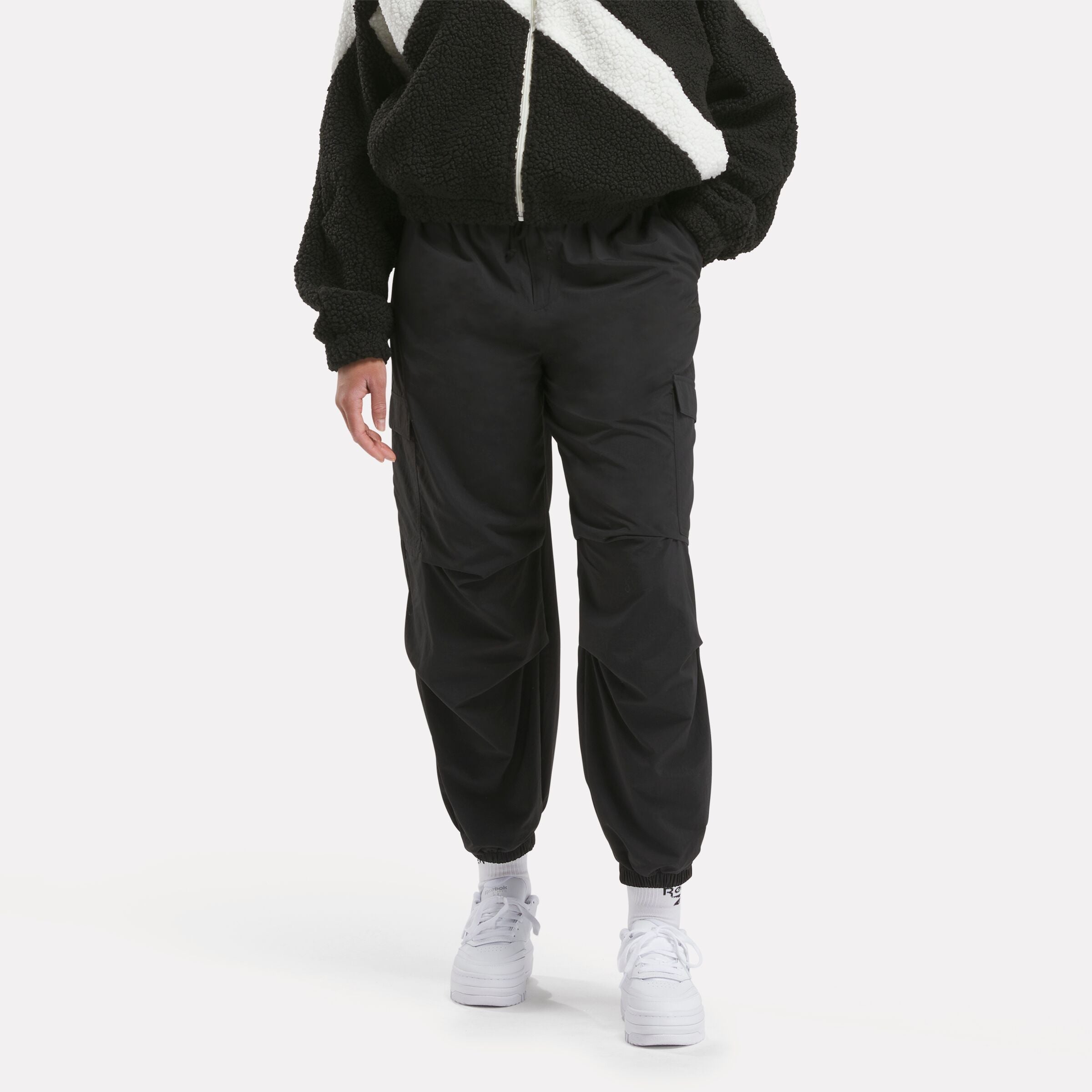 Reebok Women's Wde Cargo Pant  Reg In Black