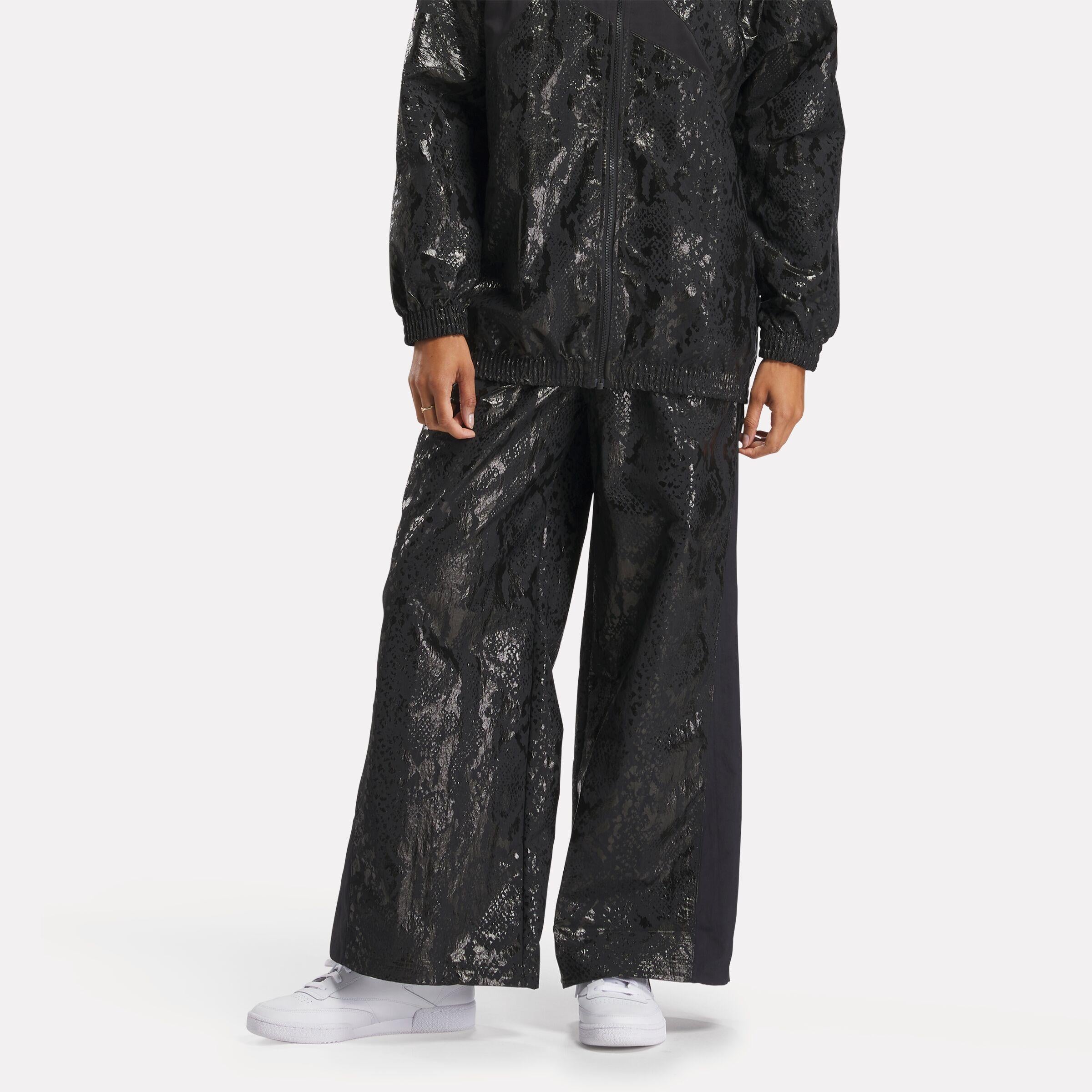 Reebok Apparel  Women's Bball Off Court Warm Up Pant Reebok Classics App Women Black Reg