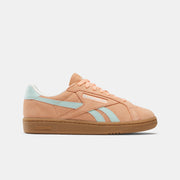 Reebok Women's Club C Grounds Uk  In Sunkissed Orange M