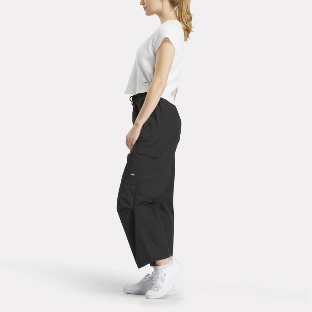 Reebok Apparel  Women's Studio Style Cargo Pant Reebok Classics App Women Black Reg