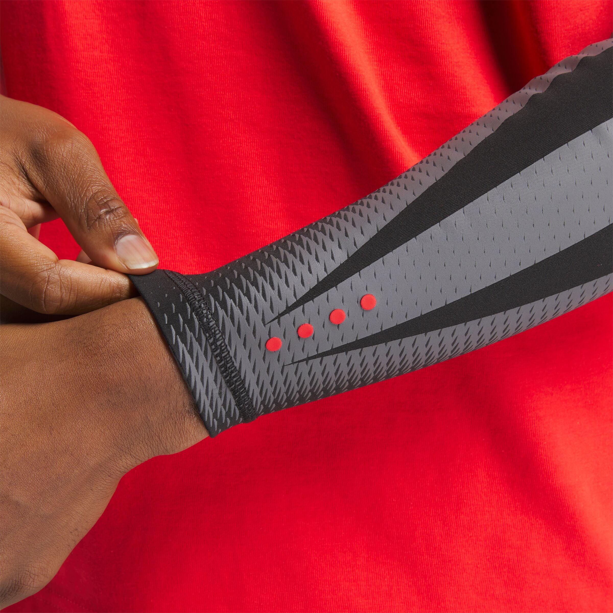 Reebok Men's Ers Perform Sleeve  In Black/Grey REG