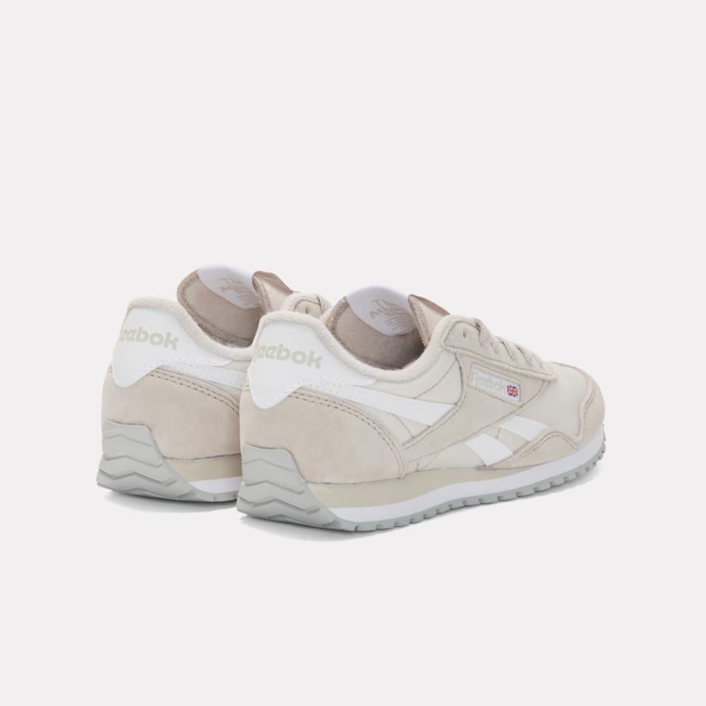 Reebok Women's Classic Az  In Sport M