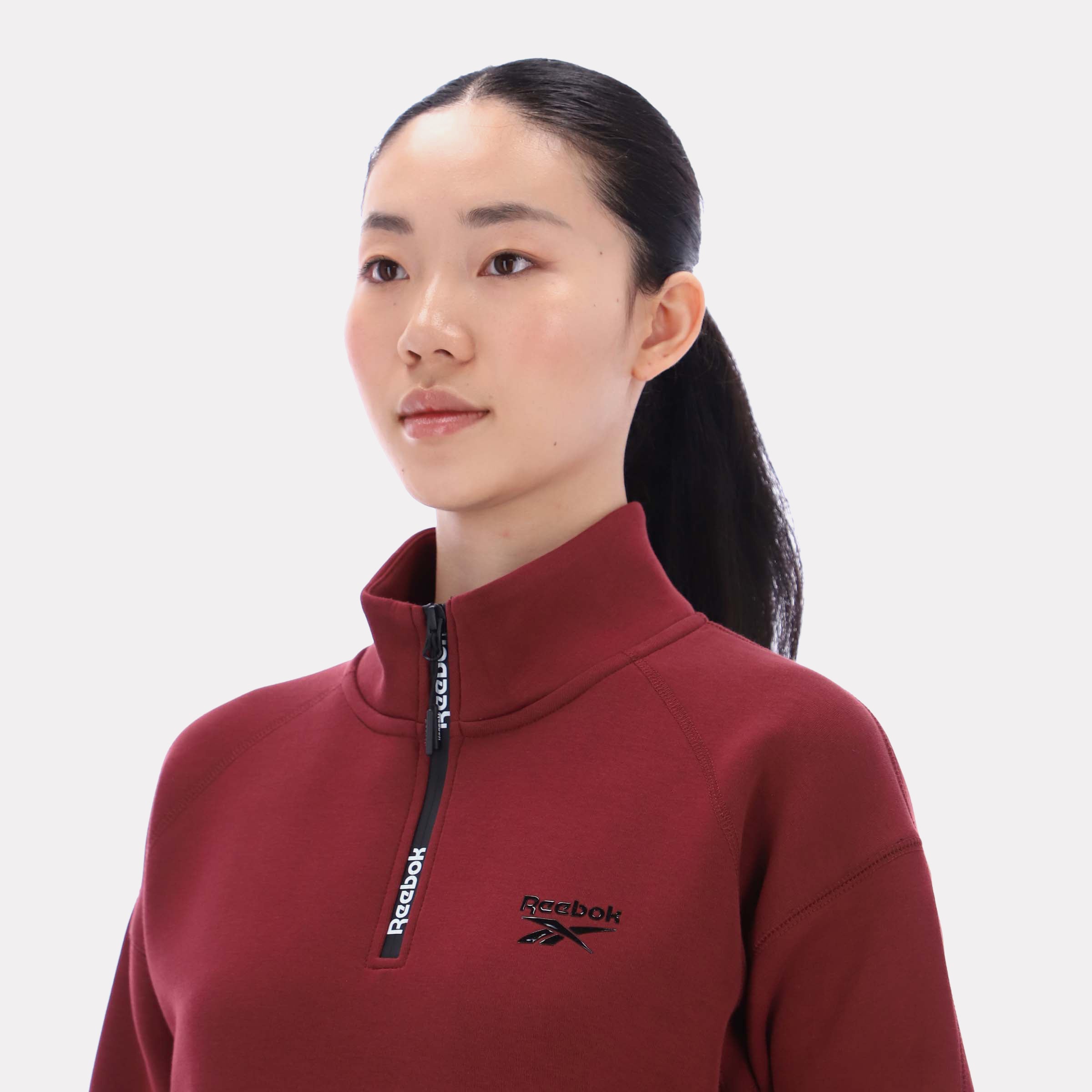 Reebok Women's 3/4 Zip Overhead Top  Reg In Burgundy