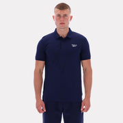 Polo brodé Blaze pour homme de Reebok Apparel, collection Reebok Classics, bleu standard.