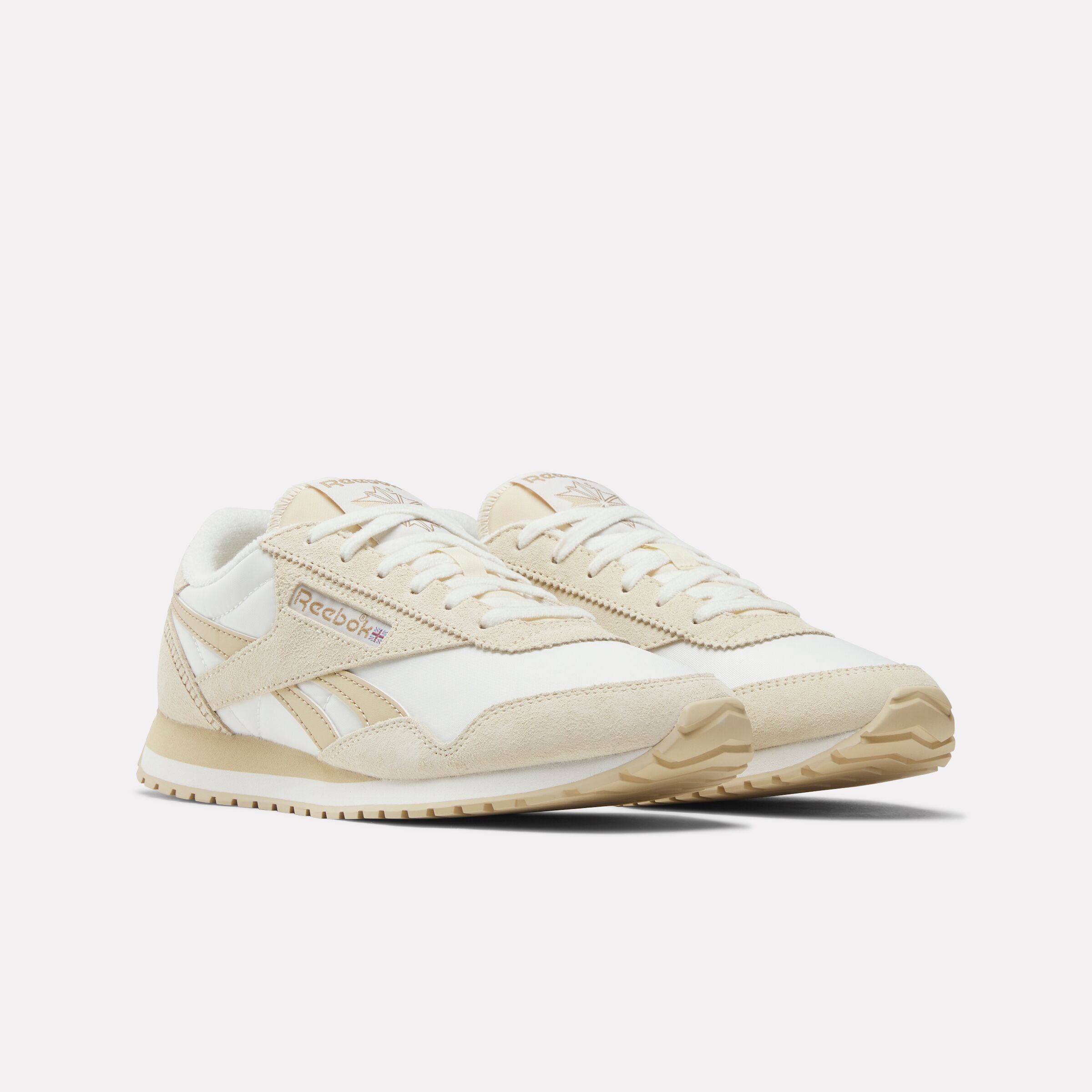 Reebok Women's Classic Az  In Chalk/Gingerroot M