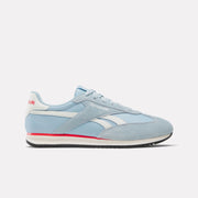 Reebok Women's Reebok World 70  In Iceblue/Sportred/Ftwrwhite M