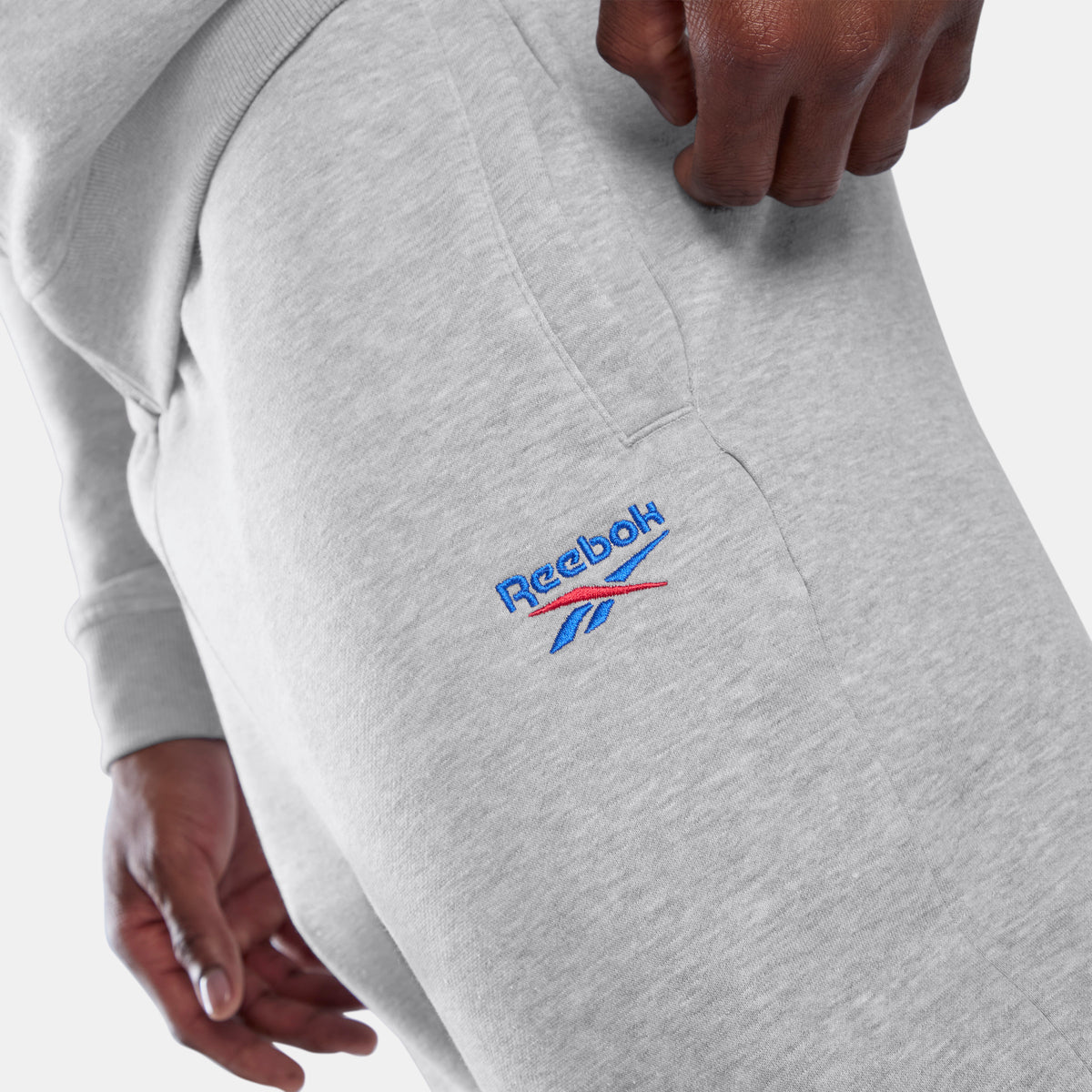 Reebok Men's Id 2-Colour Logo Relaxed Fleece Pants  In Light Grey Marl REG