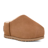 Ugg Women's Pumped Slide in Chestnut