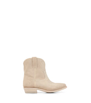 Frye Women's Billy Short In Ivory/Suede M
