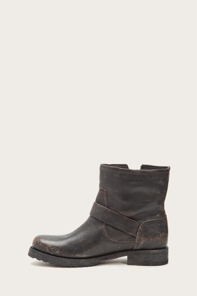 Frye  Women's Veronica Bootie Black M