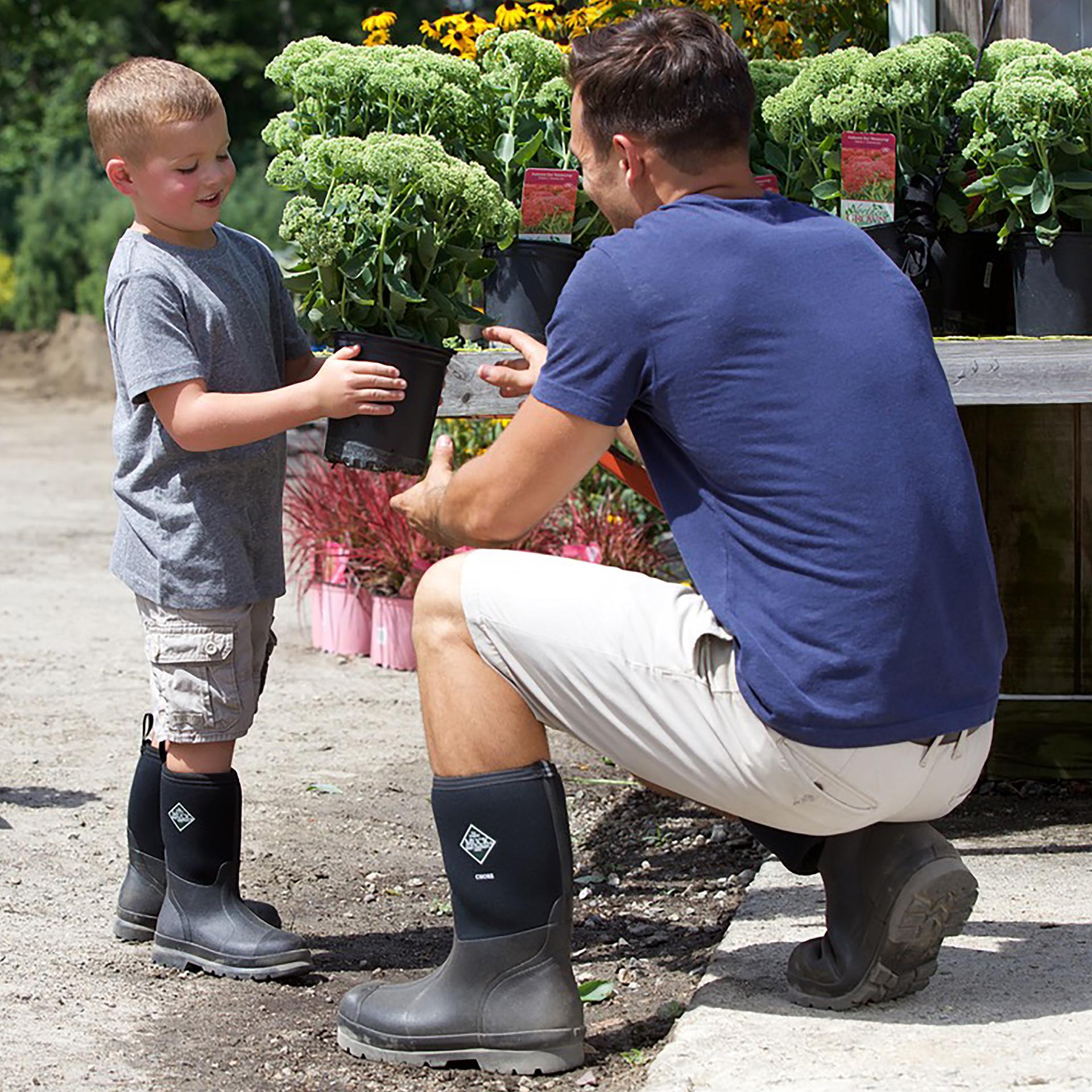 Muck Footwear  Kids' Chore Classic Chore Black M