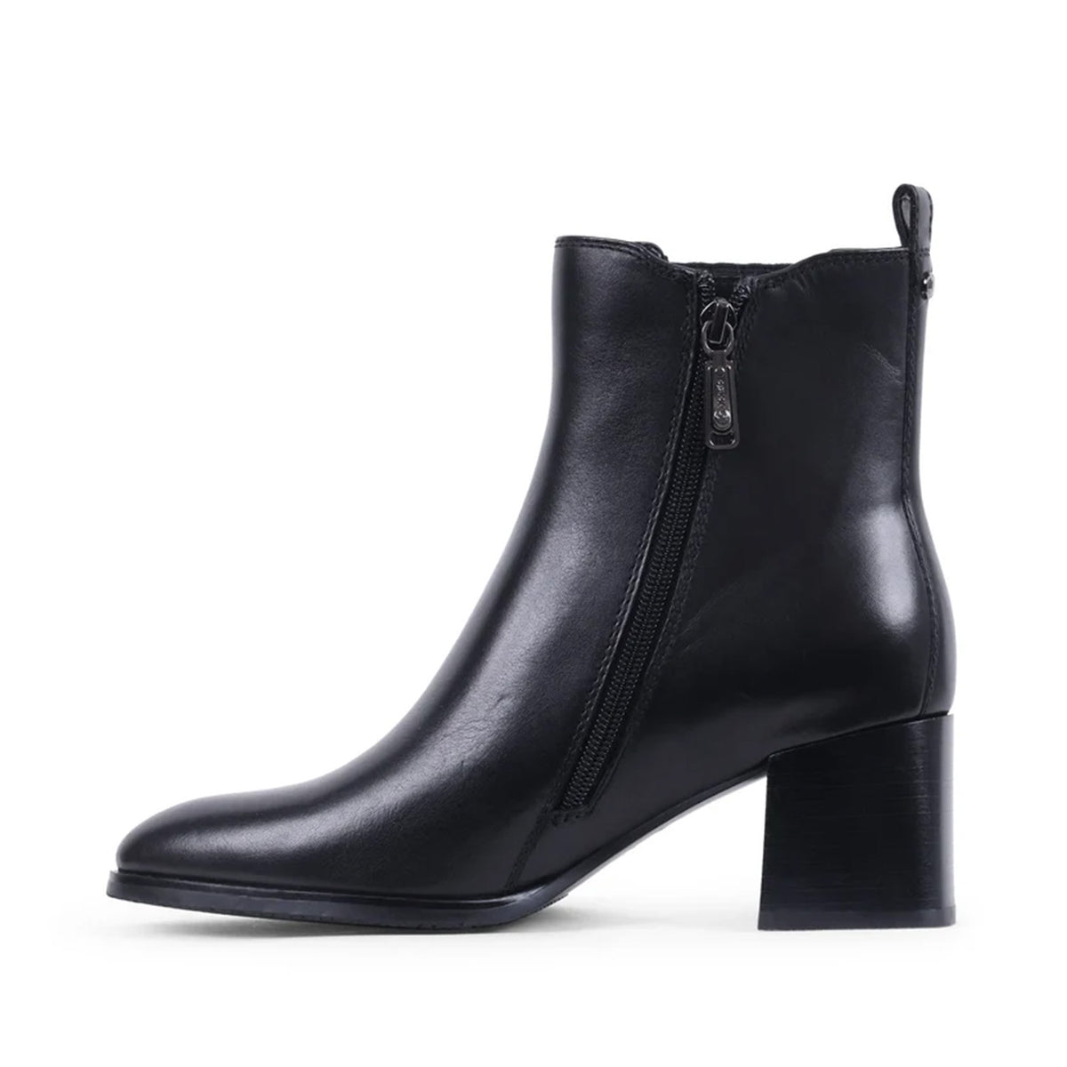 Blondo Women's Annalise in Black Smooth Leather