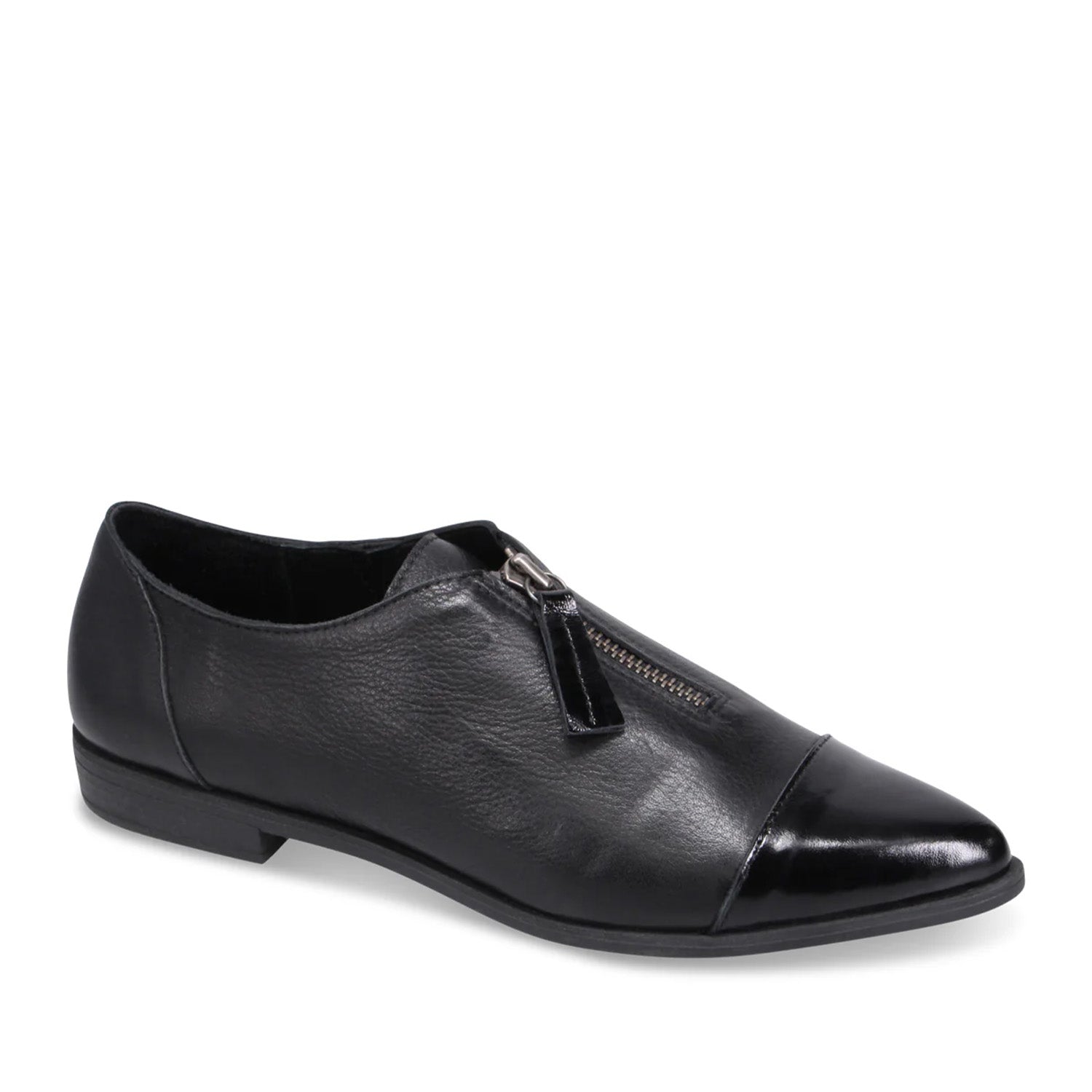 Bueno Women's Bria Flat in Black