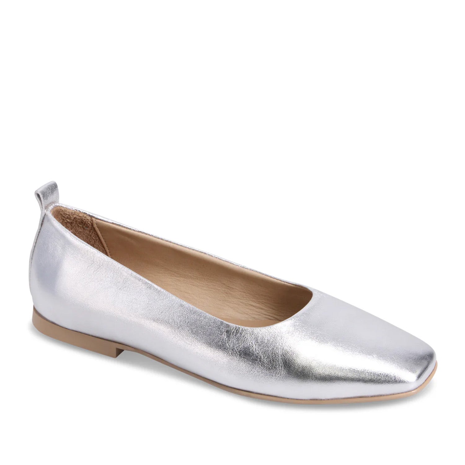 Bueno Women's Elizabeth Flat in Silver Metallic