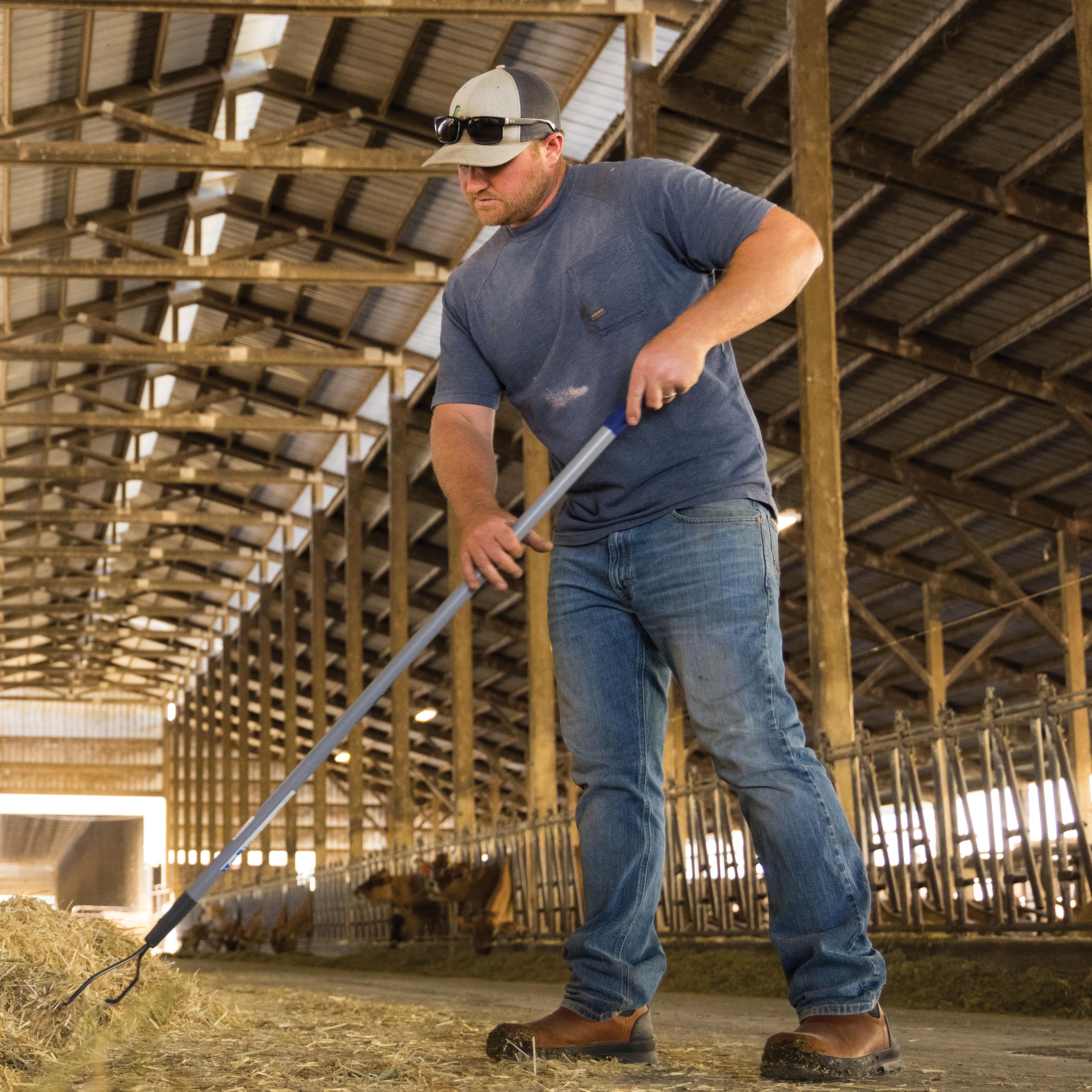 Muck Footwear  Men's Chore Farm Leather Chore Brown W