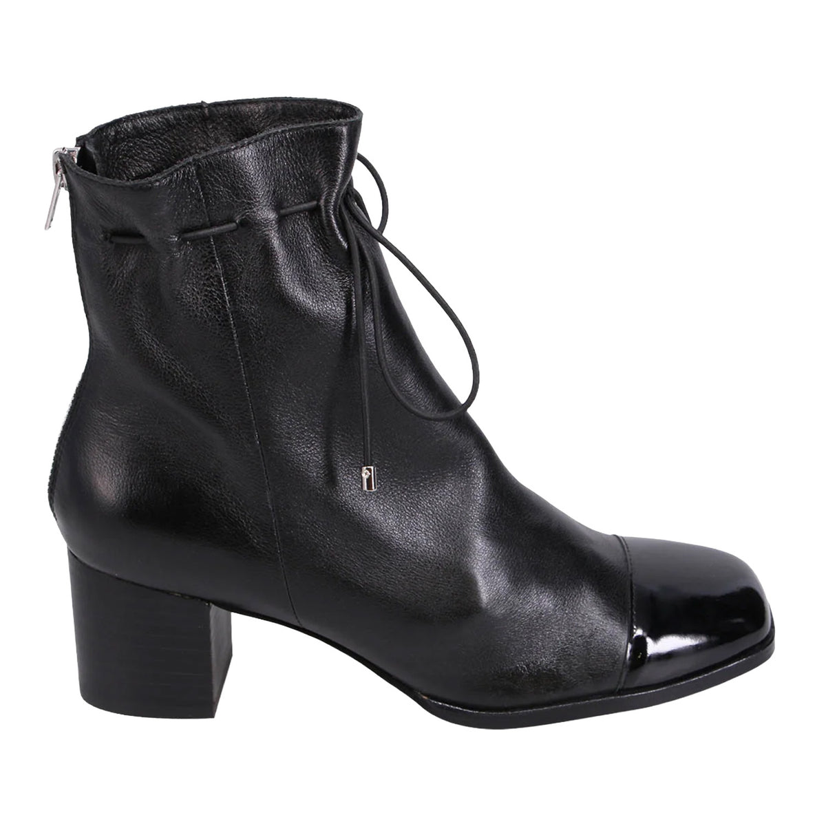 Django and Juliette Women's Valina in Black