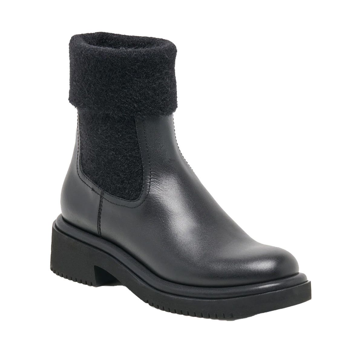 Dolce Vita Women's Barbi Plush H2O in Black