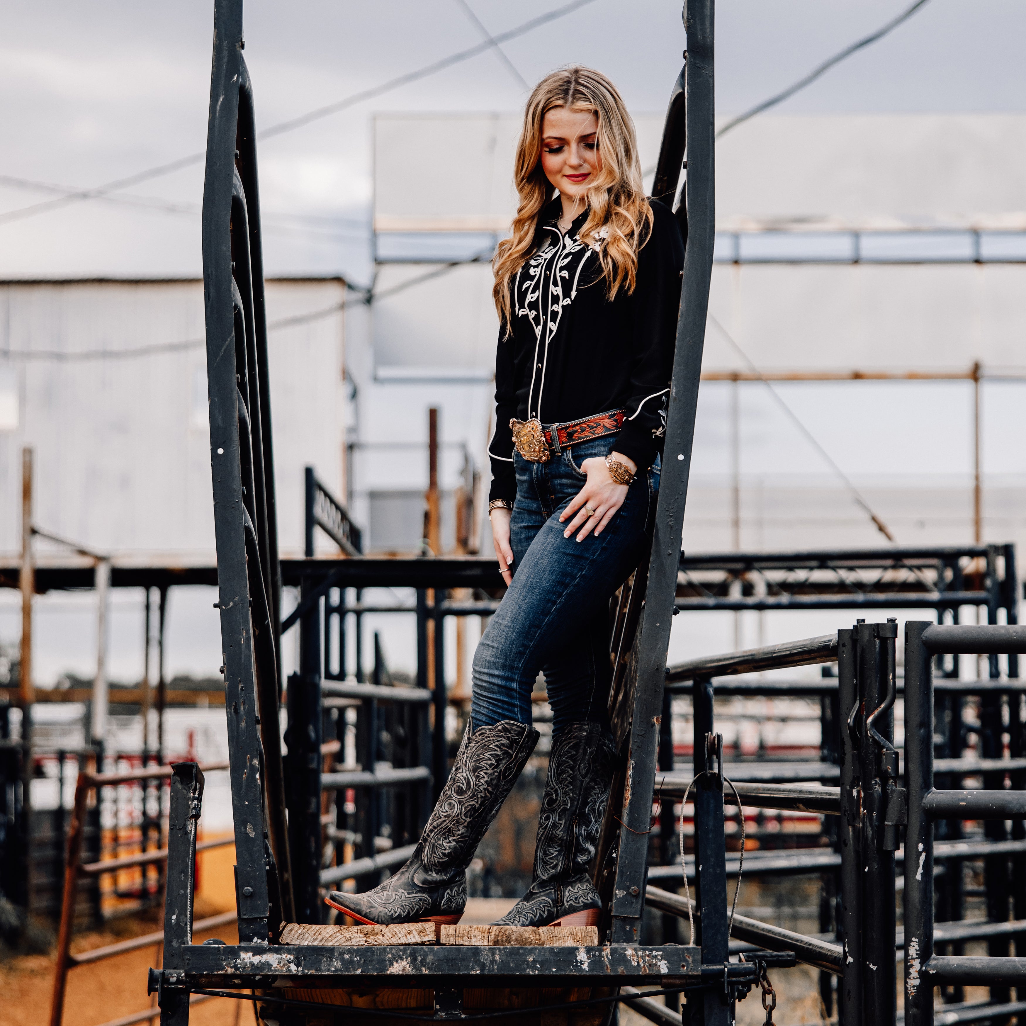 Durango Women's Crush  16"  Western Fashion Boot M In Distressed