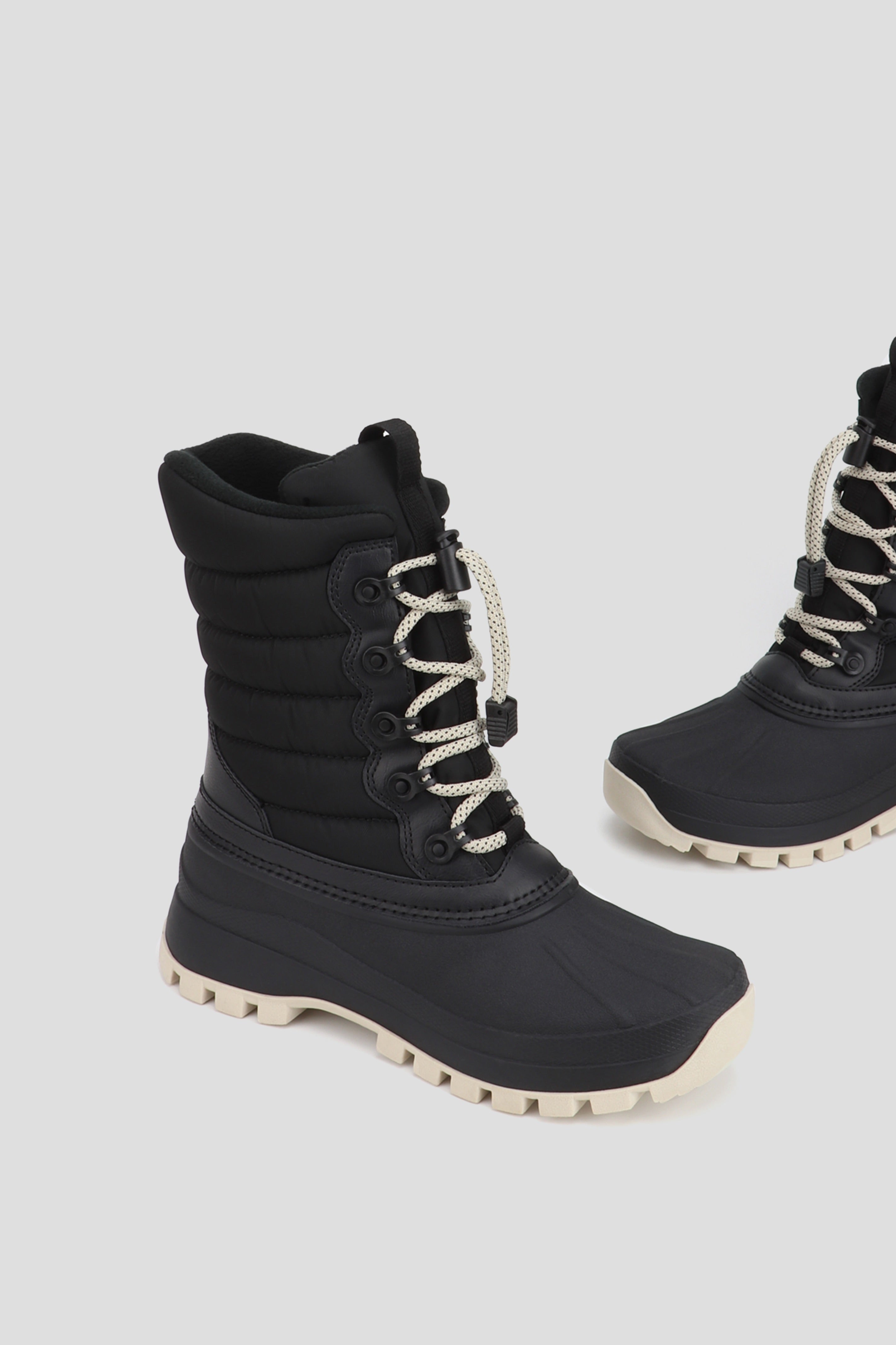 Cougar Women's Faxe In Black