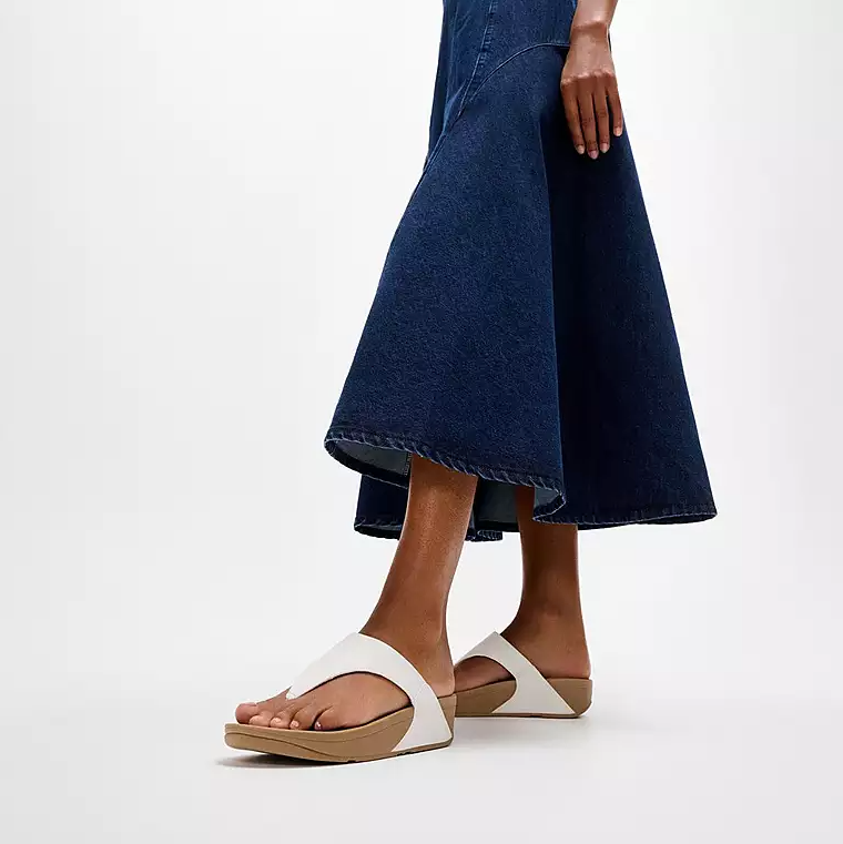 Fitflop Women's Lulu Leather Toe Post Sandal in White