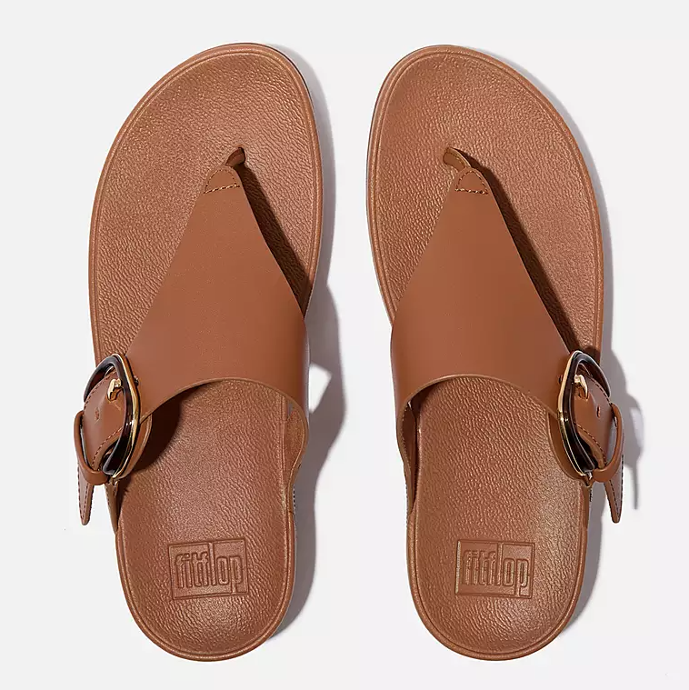 Fitflop Women's Lulu Resin Buckle Leather Toe Post Sandal in Deep Tan