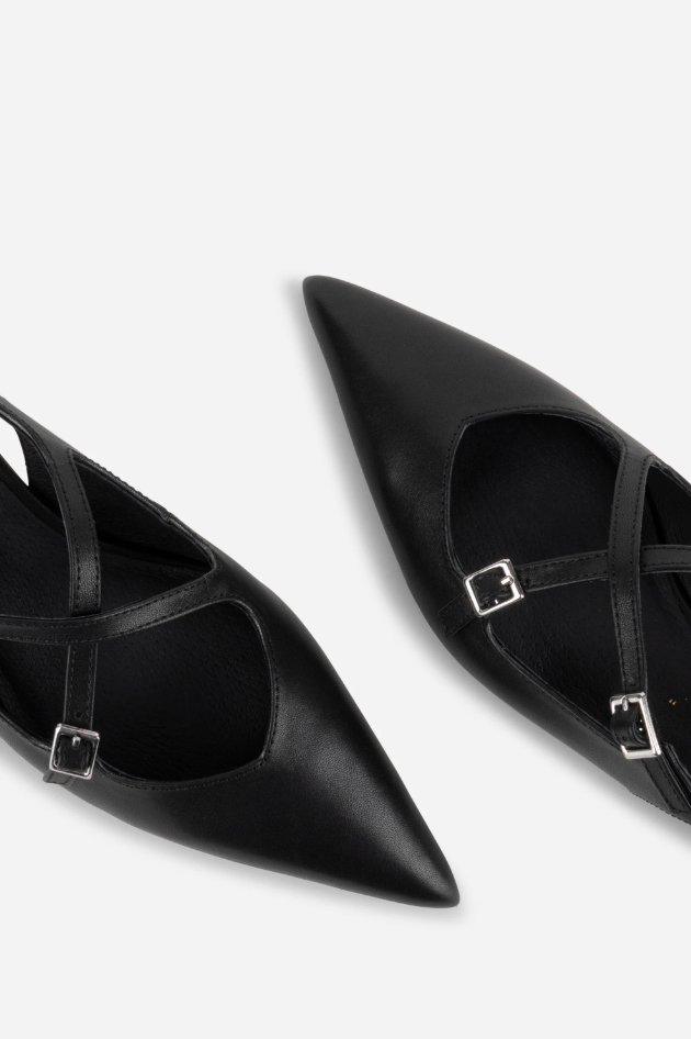 Intentionally Blank Women's Jax in Black