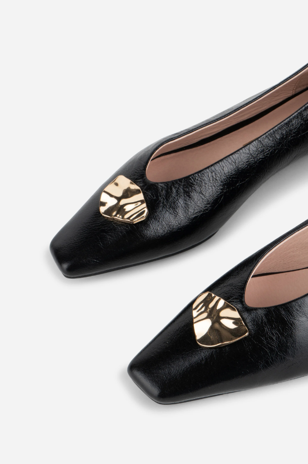 Celda pour femme, couleur noire, intentionnellement vierge