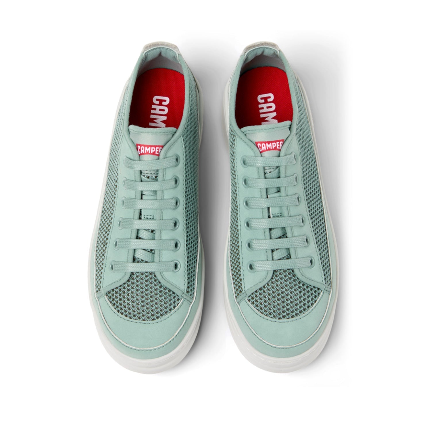 Deuxième place chez les femmes de Camper en vert