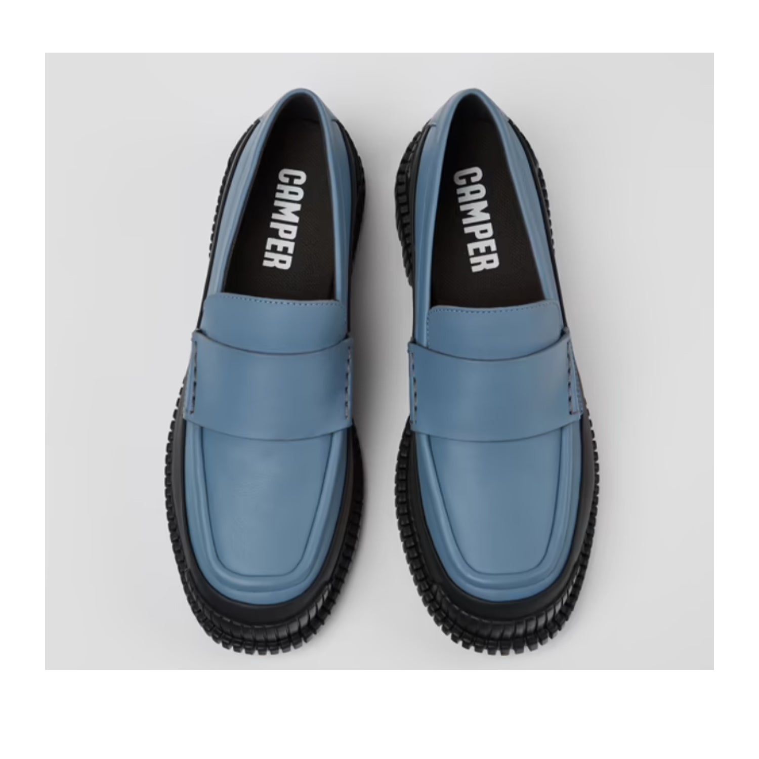 Photos de femmes campeuses en multicolore