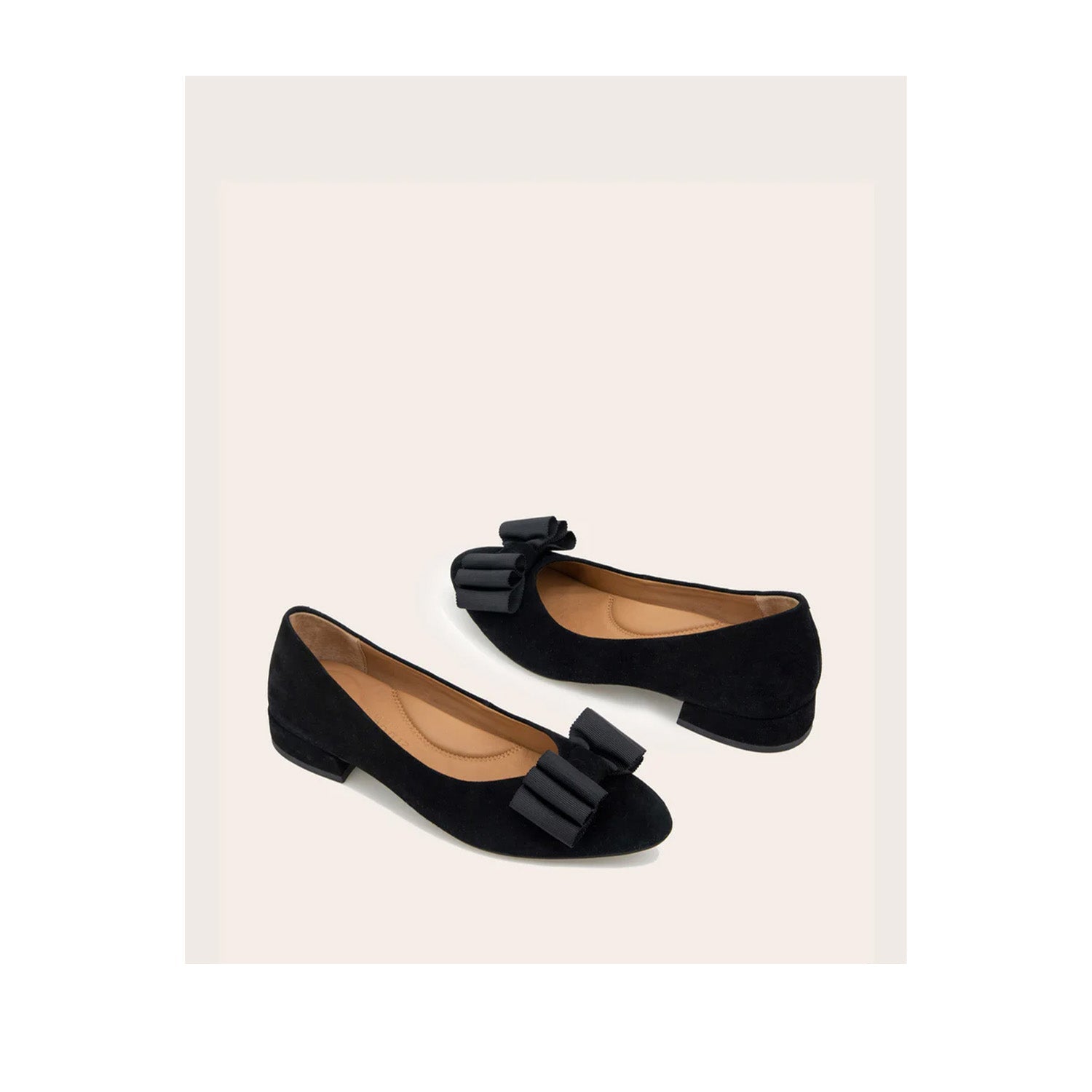 Gentle Souls by Kenneth Cole Women's Atlas Bow Flat in Black