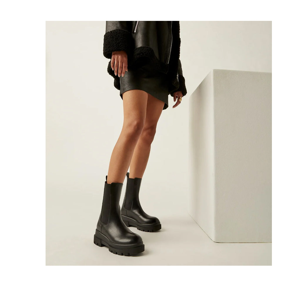 La Canadienne Women's Blaise in Black