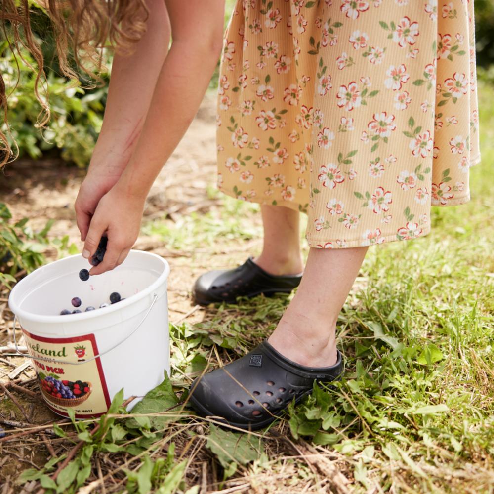 Muck Footwear  Kids' Big  Muckster Lite Clog Muckster Black M