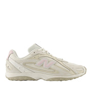 New Balance Unisex 204L in Sea Salt/Stone Pink