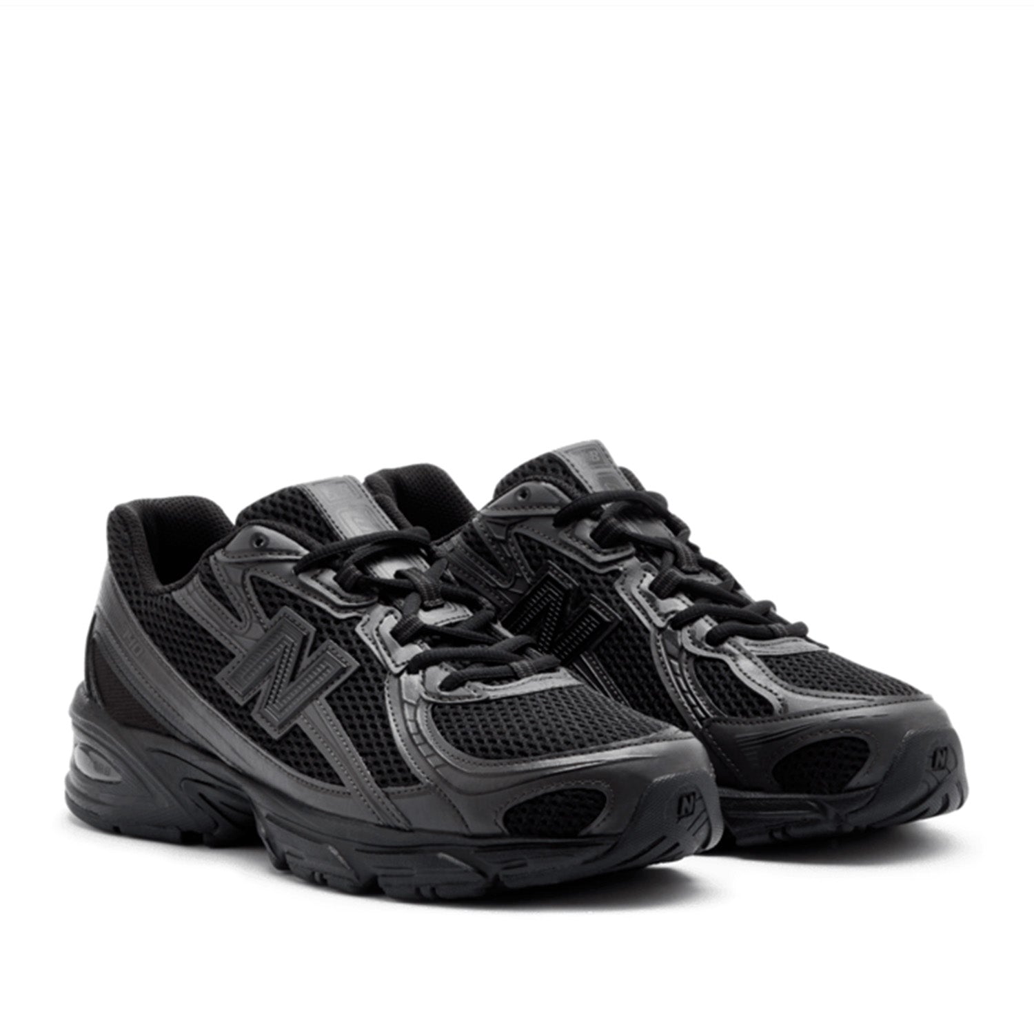 New Balance Unisex 740 in Black