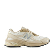 New Balance Unisex 2010 in Sandstone/Bone