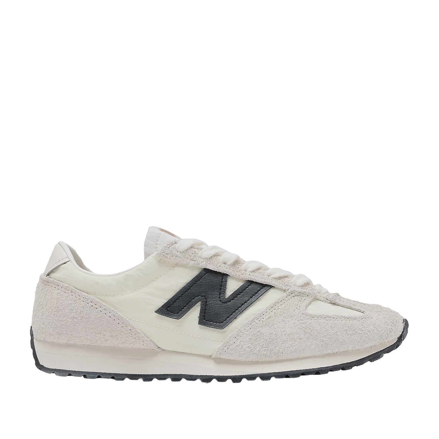 New Balance Unisex 471 in Linen/Angora/Black