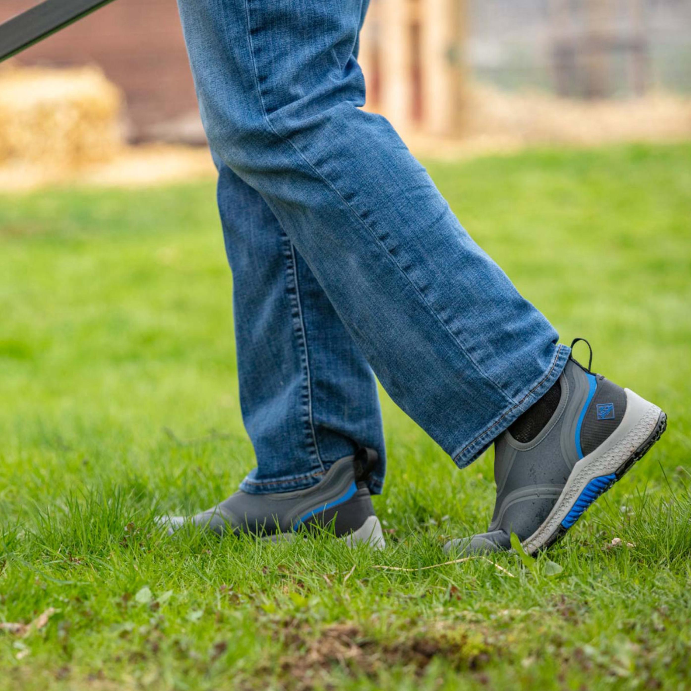 Chaussures à enfiler Outscape pour homme, grises, taille M.