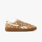 Reebok Women's Club C Grounds Uk  In Chalk/Espresso/Gum M