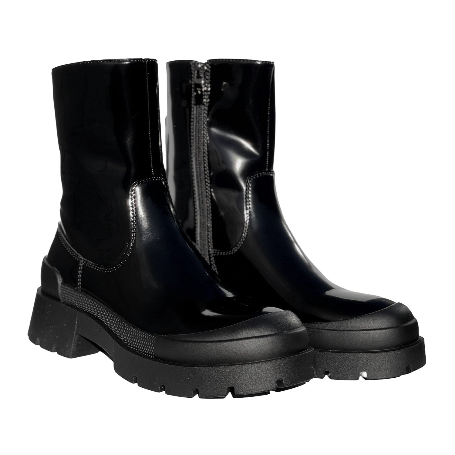 Patrouille du parc des femmes de réconfort religieuses en noir