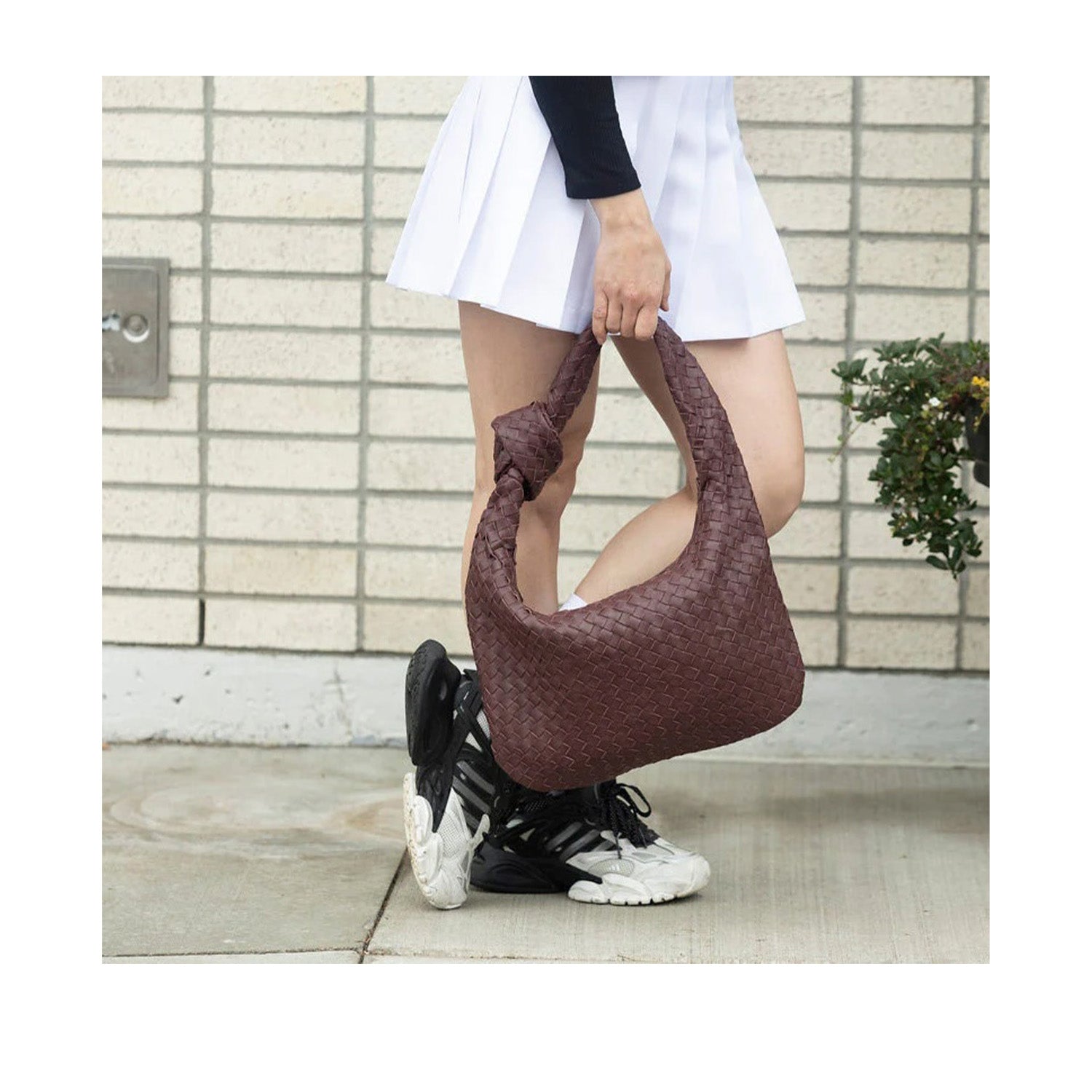Risa Women's Zar Woven Handbag in Maroon