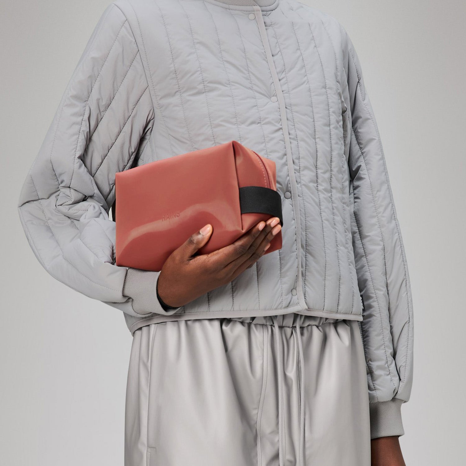 Rains Wash Bag Small in Honour