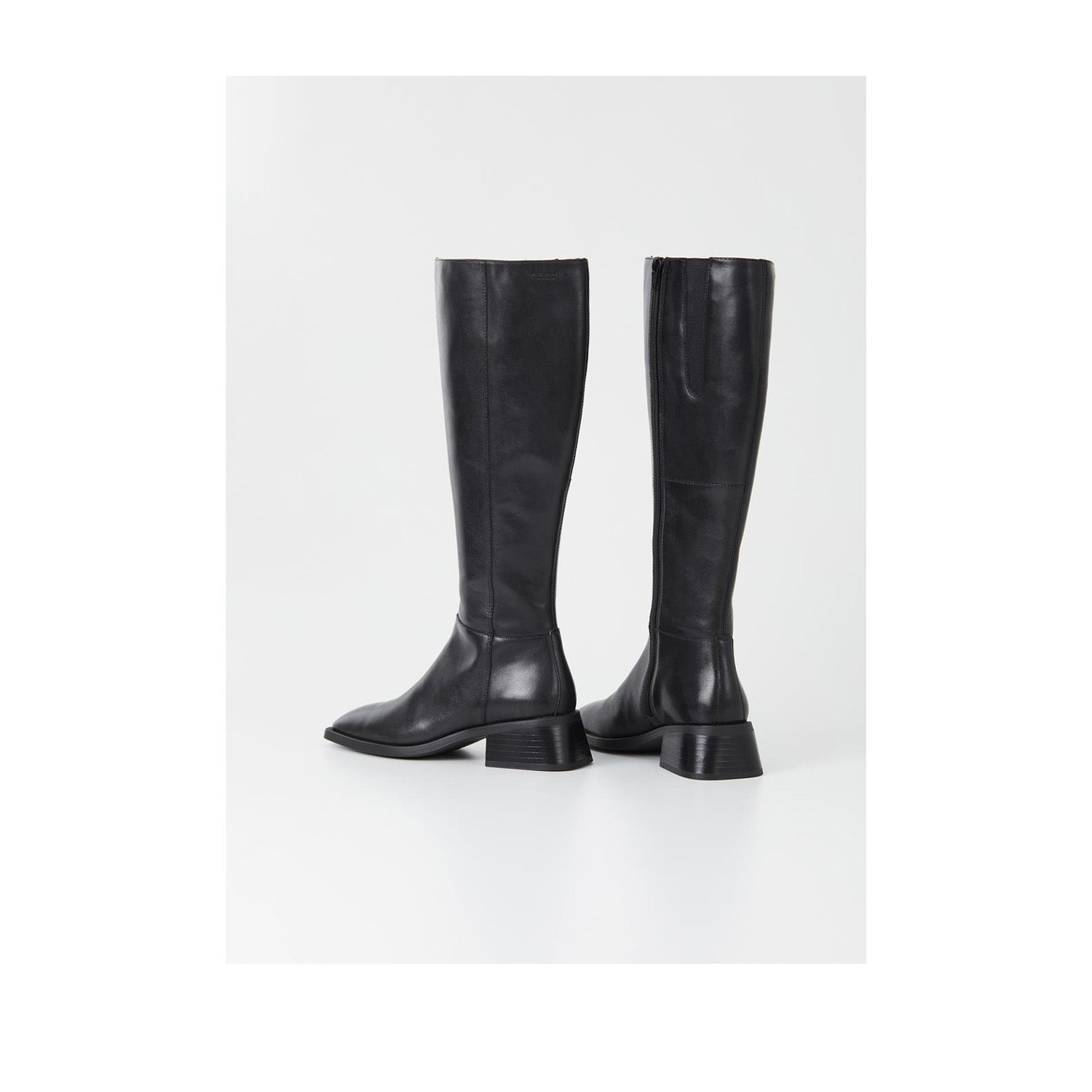 Chaussures Vagabond Blanca pour femme, mollet large, couleur noire