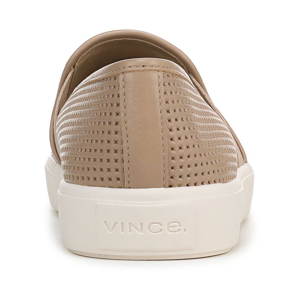 Vince. Women's Blair 5 in Warm Almond