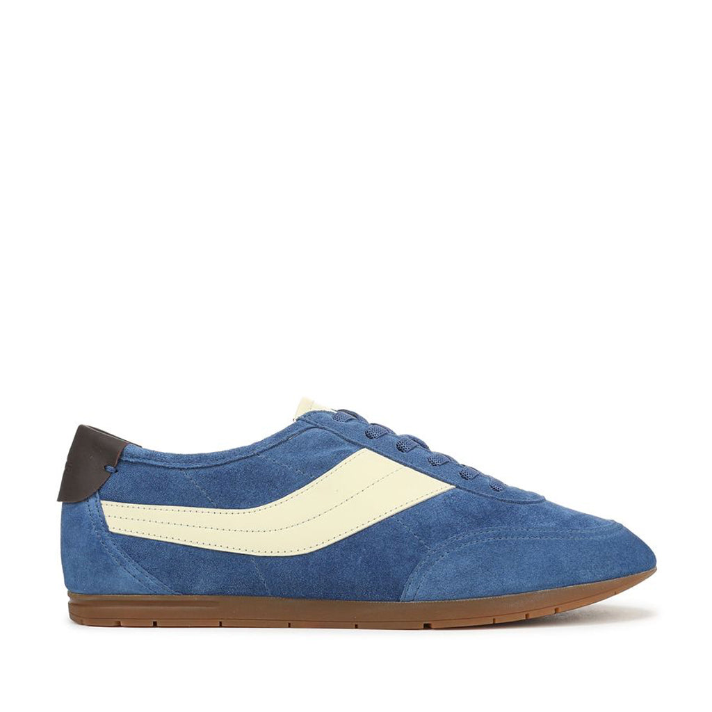 Vince. Women's La Runner-W in Indigo/Straw Seed