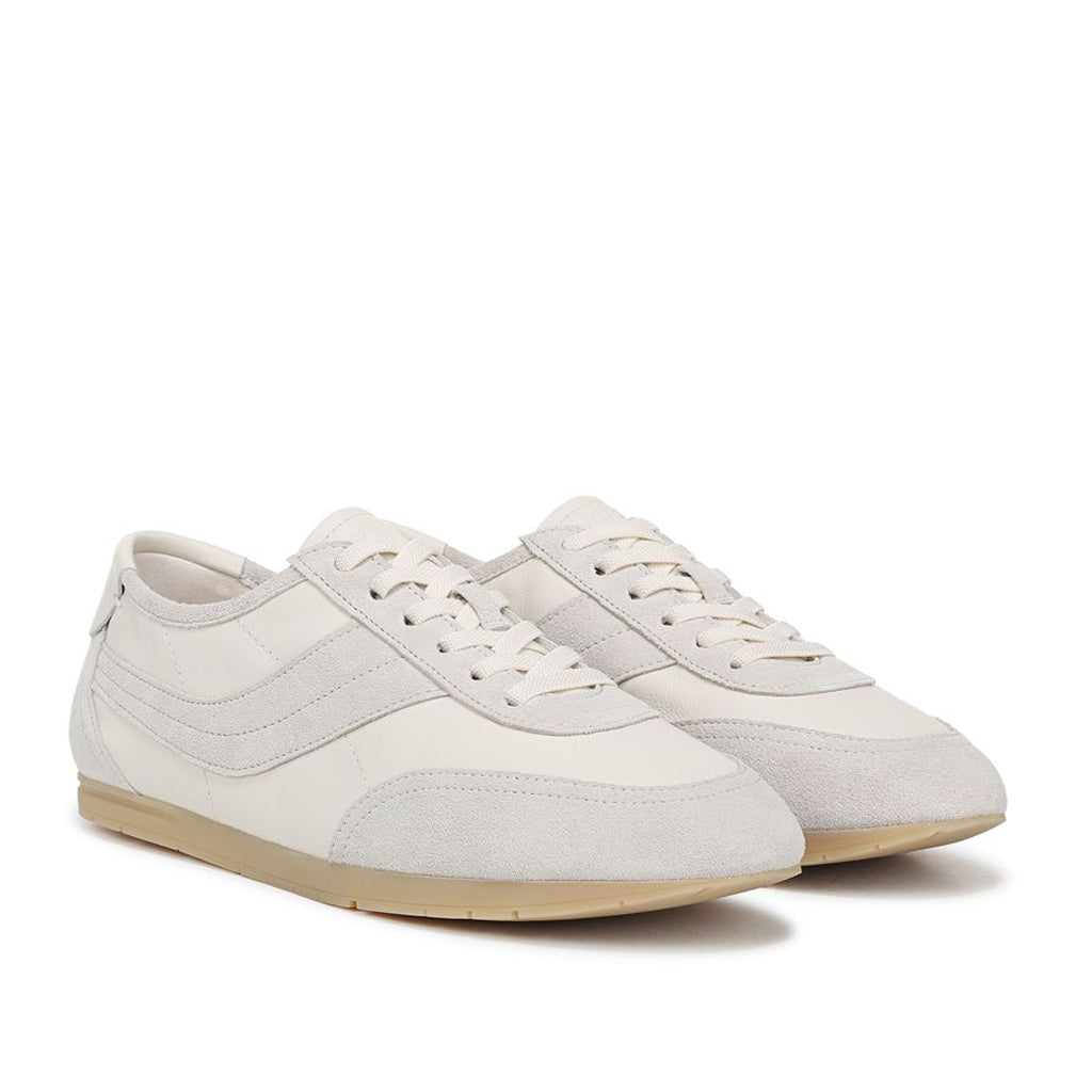 Vince. Women's La Runner-W in Horchata/Pebble White