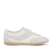 Vince. Women's La Runner-W in Horchata/Pebble White