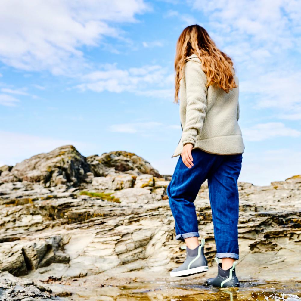 Xtratuf Women's S Wheelhouse 6 Ankle Deck Boot Wheelhouse Grey M