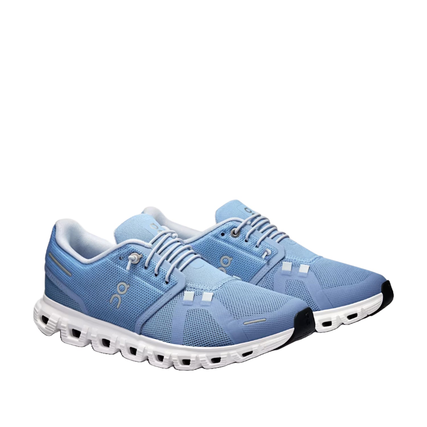 Chaussures On Running Cloud 6 pour femmes en chambray/blanc